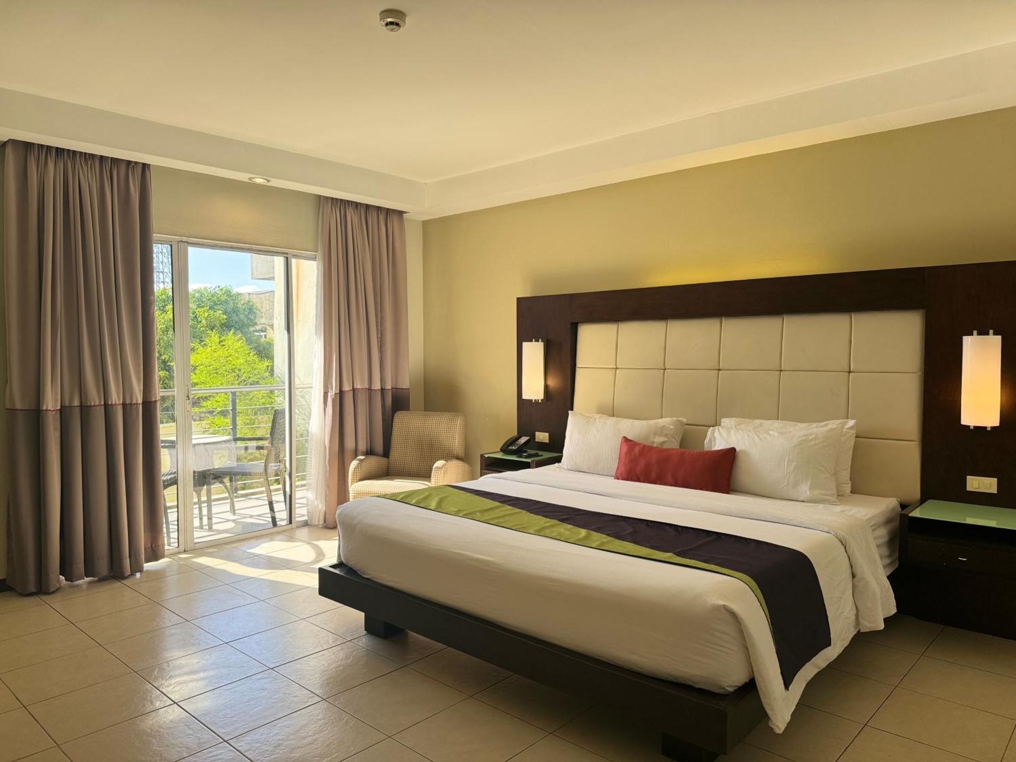 Circle Inn - Iloilo City Center Eksteriør bilde