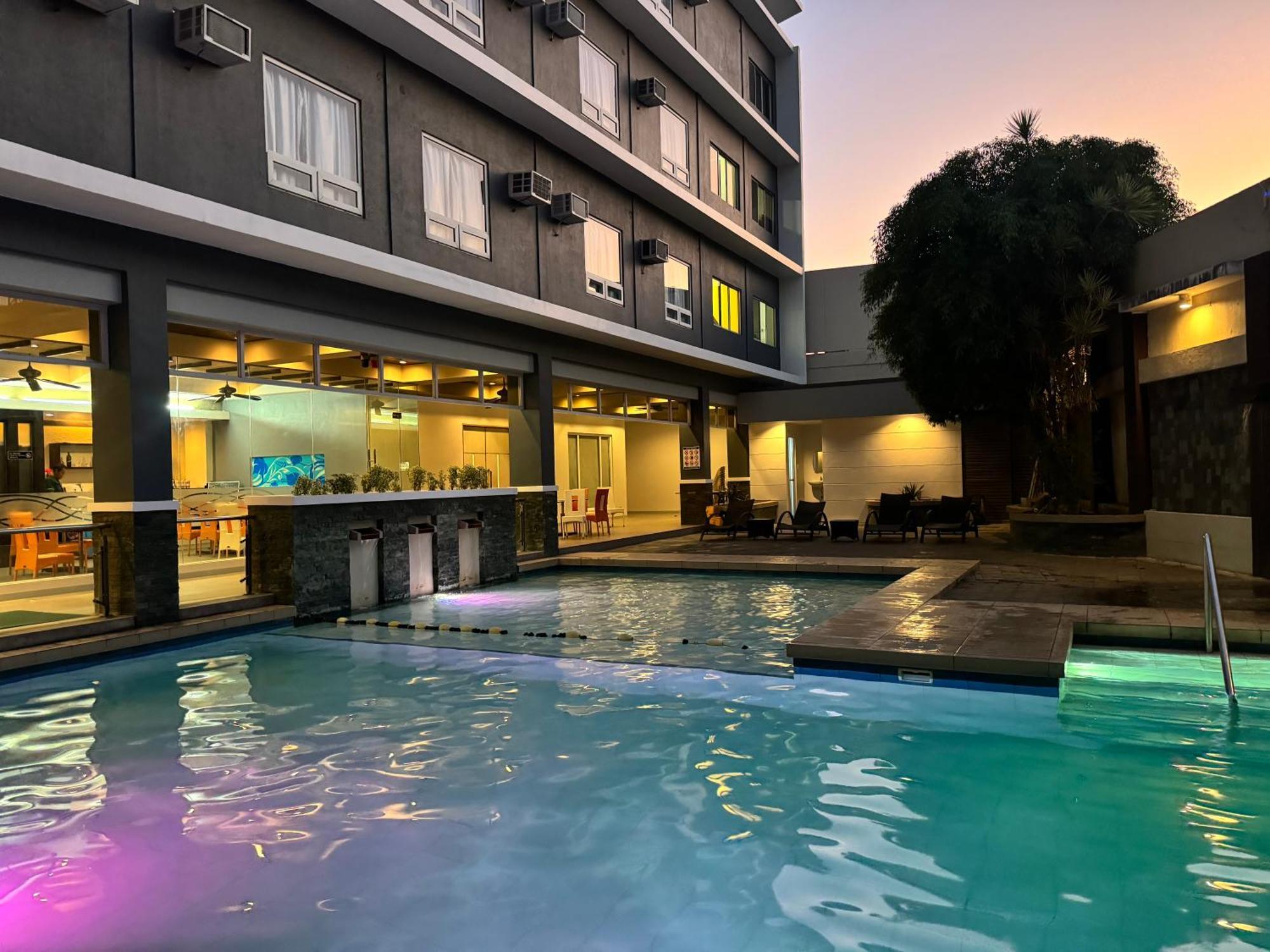 Circle Inn - Iloilo City Center Eksteriør bilde