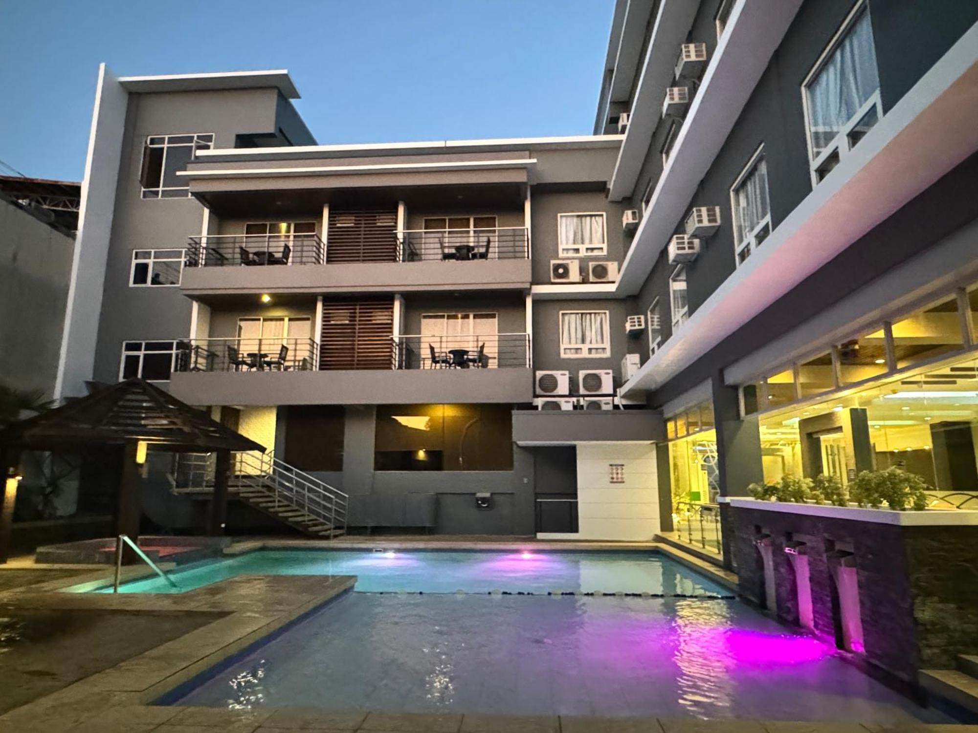 Circle Inn - Iloilo City Center Eksteriør bilde
