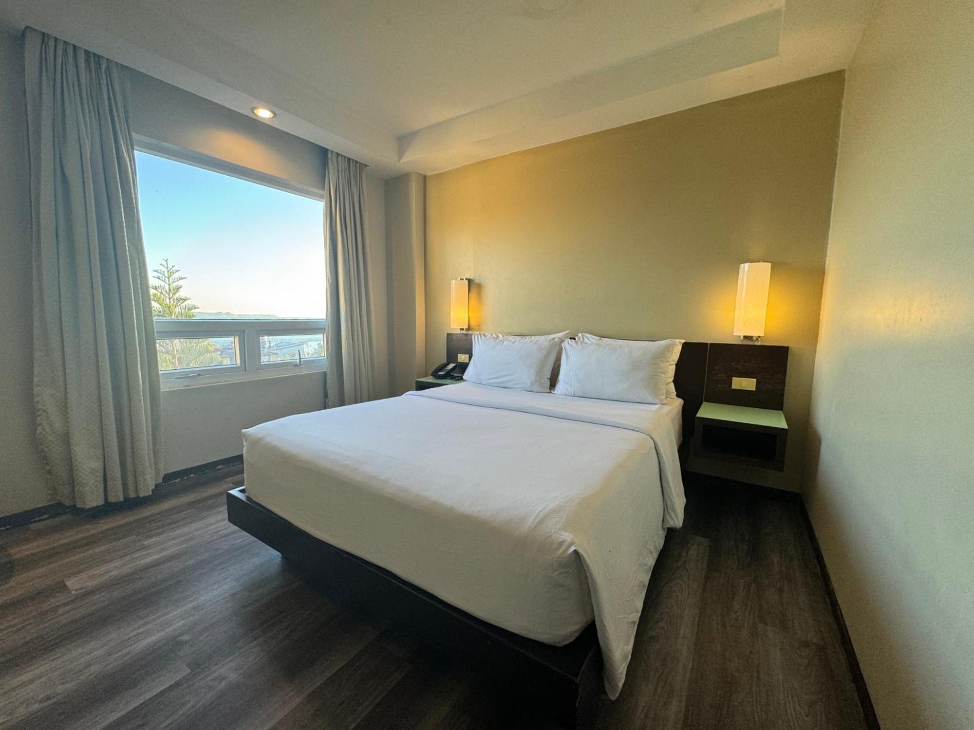 Circle Inn - Iloilo City Center Eksteriør bilde